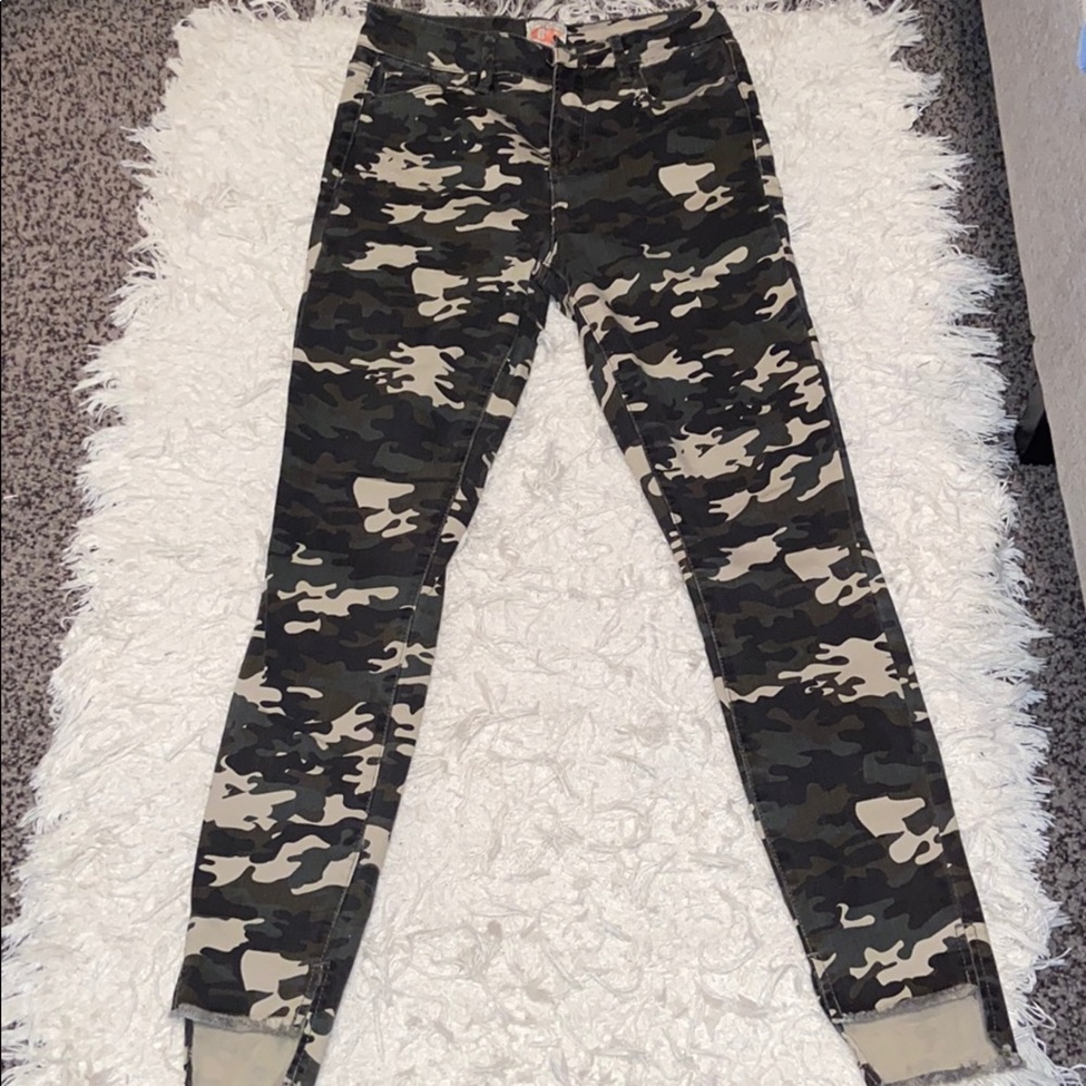 Gianni Bini Camo Jeans